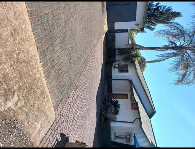 3 BEDROOM HOUSE FOR SALE IN MENLO PARK